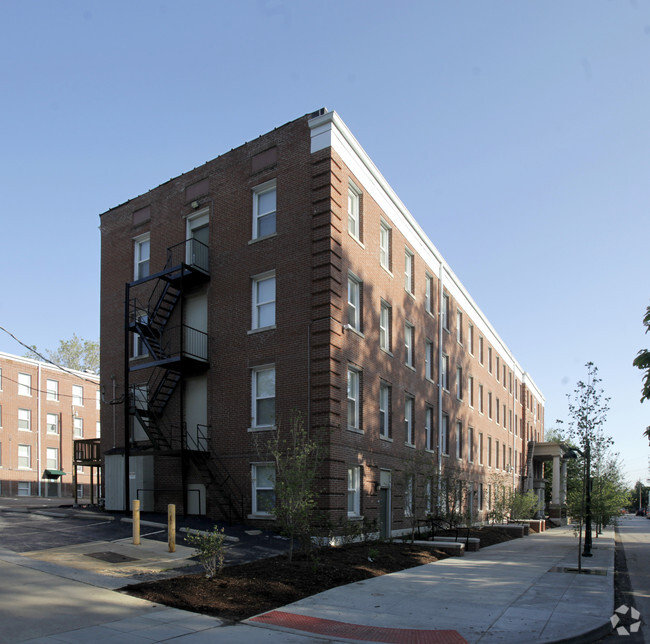 6600 Washington Ave - Greenway Apartments