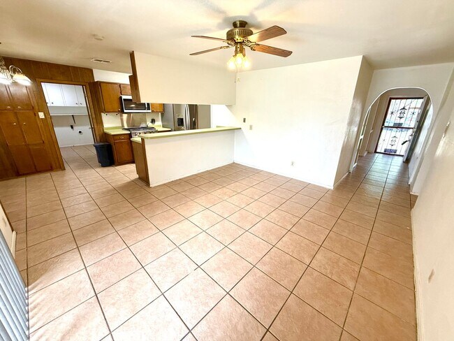 Building Photo - 4922 Lambeth Dr