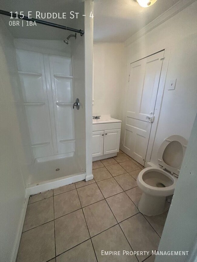 Building Photo - Available! Studio apartment available in C...