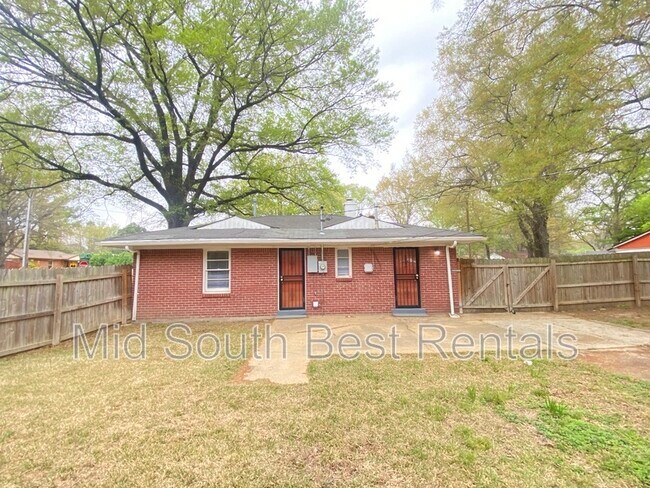 Building Photo - 3549 Sharpe Ave