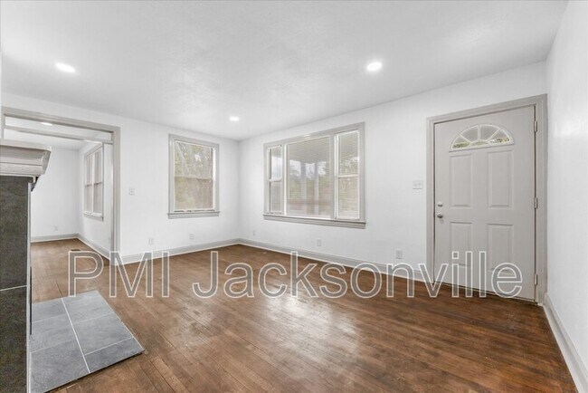 Building Photo - 3694 Grandy Ave