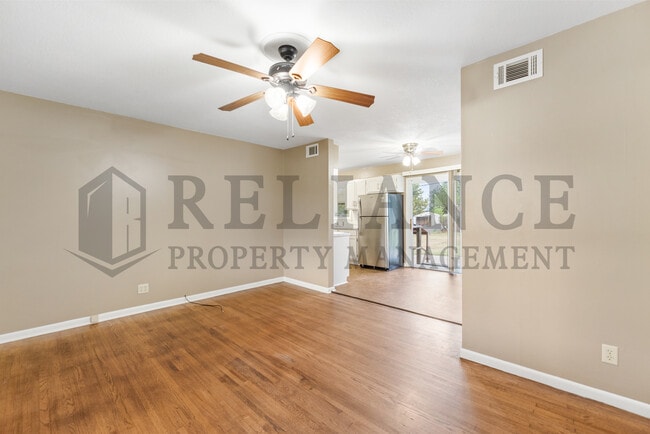 Building Photo - 2310 S Vine St