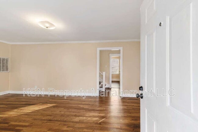 Building Photo - 1921 Reynolds St