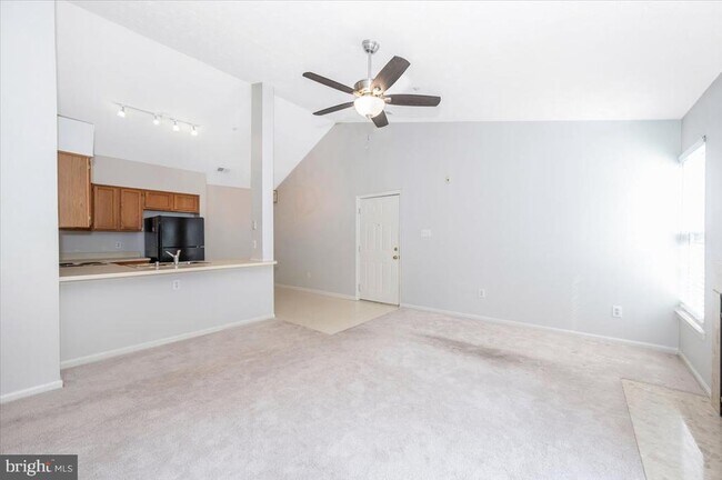 Building Photo - 6330 Bayberry Ct