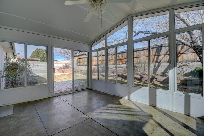 Building Photo - 5316 Van Christopher Dr NE