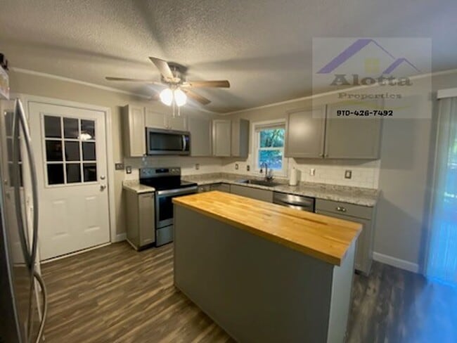 Building Photo - 5408 S Sumac Cir