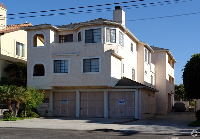 Building Photo - 543 E Walnut Ave