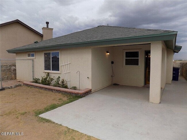 Building Photo - 11624 Windrift Ct