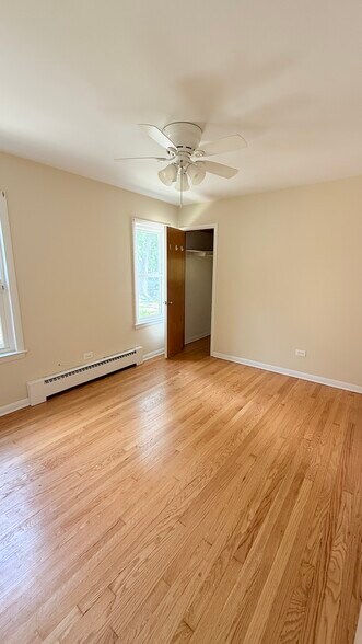 Building Photo - 3030 N Oleander Ave