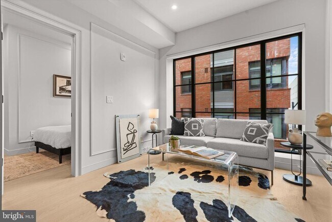 Building Photo - 2121 Ward Pl NW