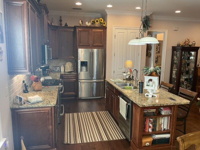 Building Photo - 4BR!! RARE opportunity to RENT at The Stab...