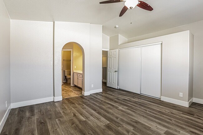 Building Photo - 2110 Big Boulder Dr