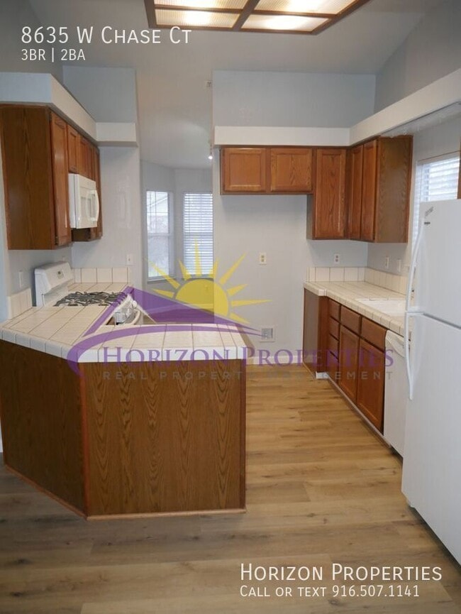 Building Photo - 8635 W Chase Ct