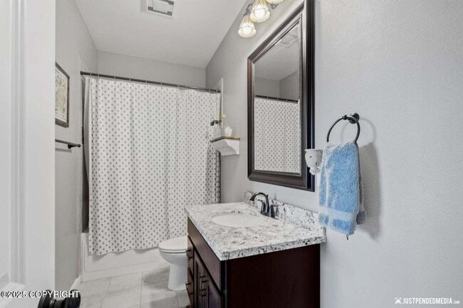 Building Photo - Beautiful Custom Wasilla Home!