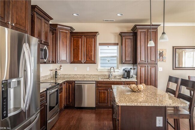 Building Photo - 225 Floridays Way