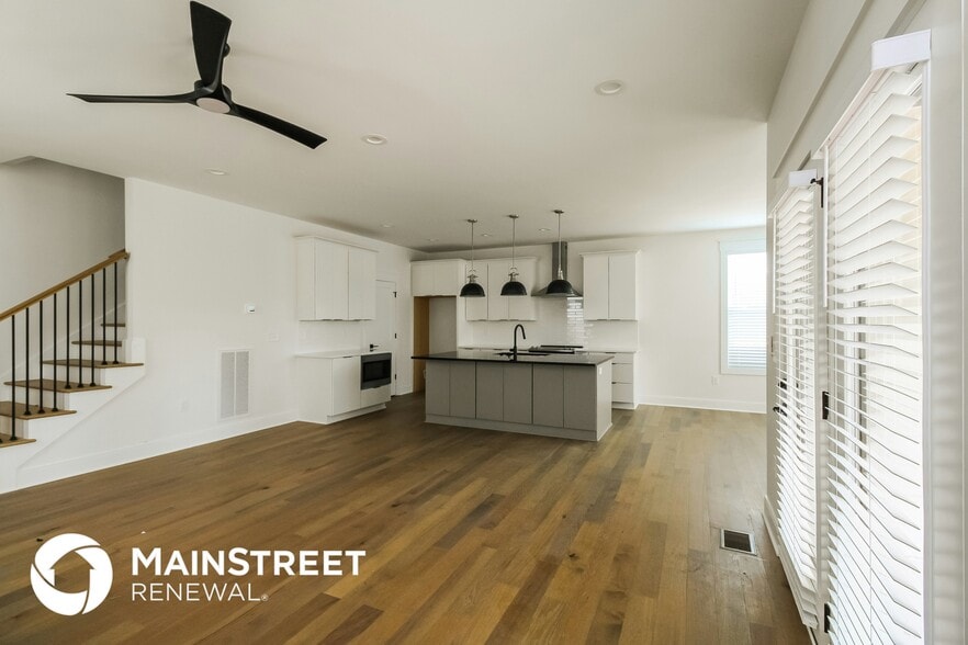 Building Photo - 1811 Seminary St