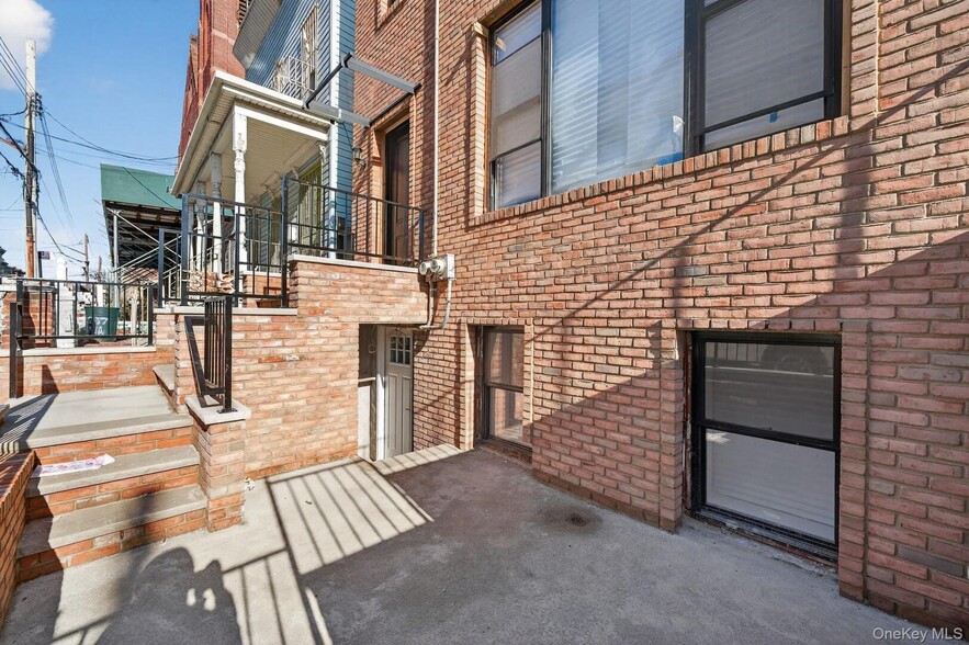 Building Photo - 239 New Jersey Ave