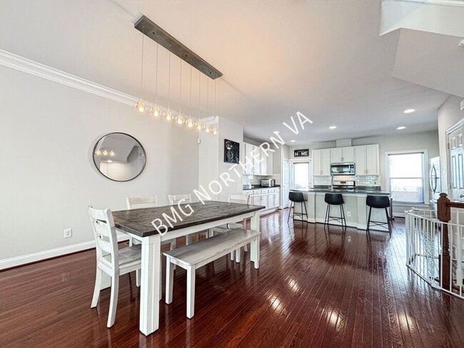Building Photo - 9471 Canonbury Square