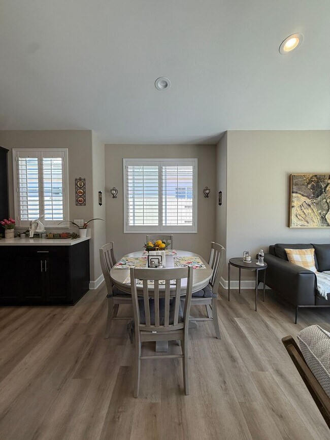 Building Photo - Beautiful Newer Meadows at Rice Ranch Sing...