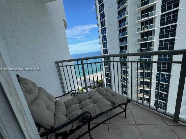 Building Photo - 17375 Collins Ave
