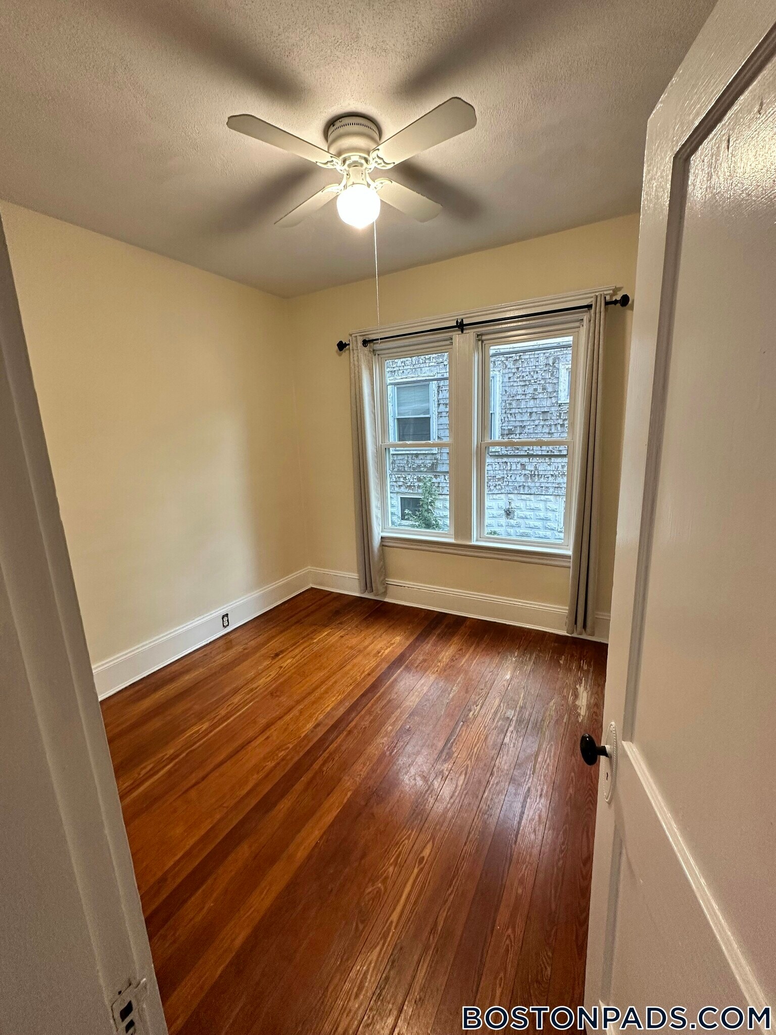 Building Photo - 45 Warner St