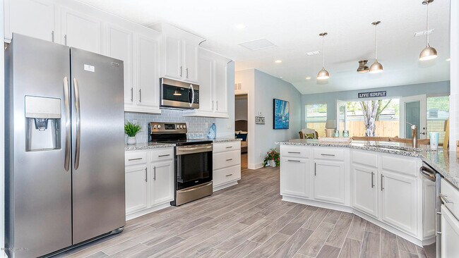 Building Photo - 707 Amberjack Ln