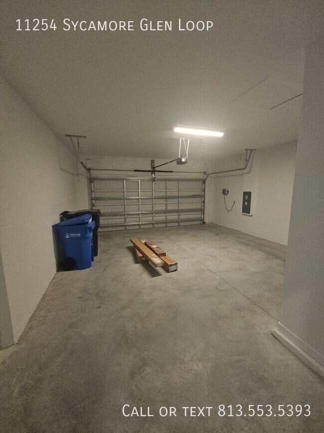 Building Photo - 11254 Sycamore Glen Loop