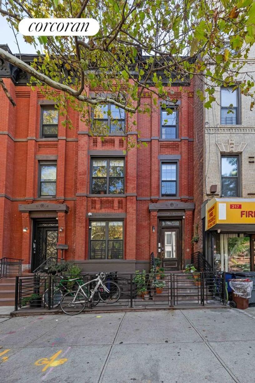 Building Photo - 215 Lewis Ave
