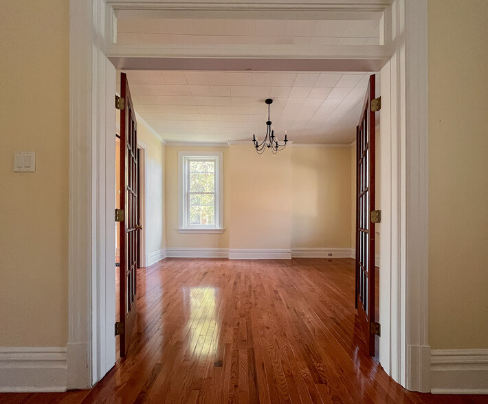 1st Floor Bedroom - 926 Savannah Ave