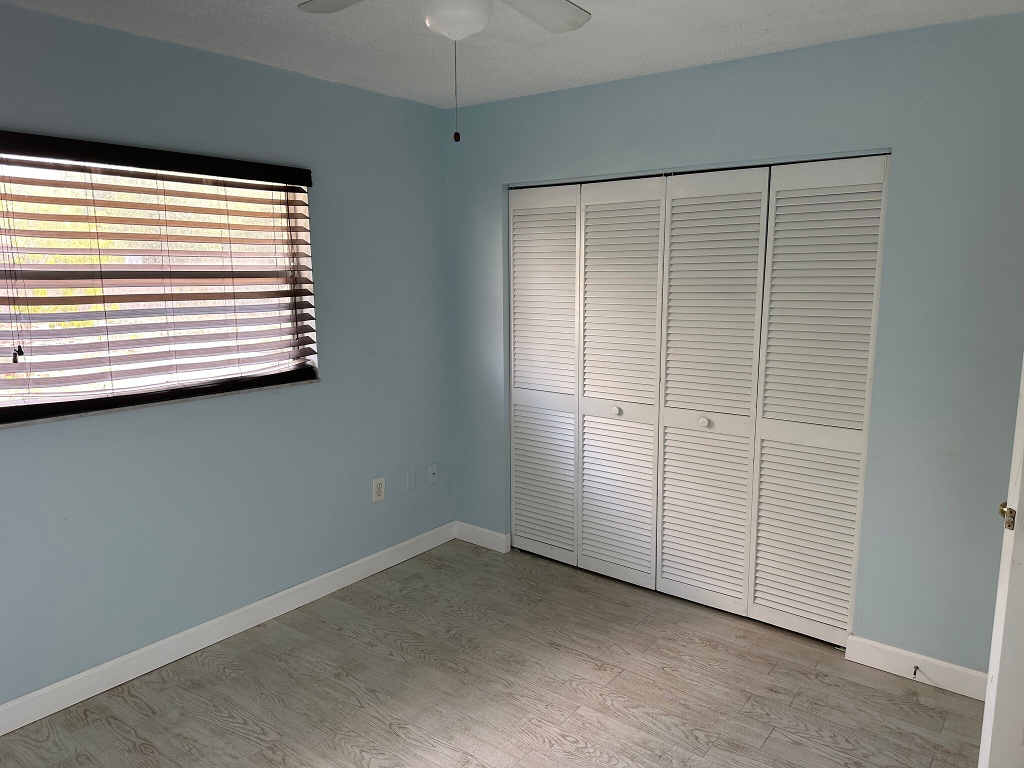 Building Photo - 7403 17th Ave W