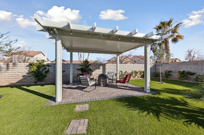 Building Photo - Fully furnished gorgeous Silverado Ranch home!