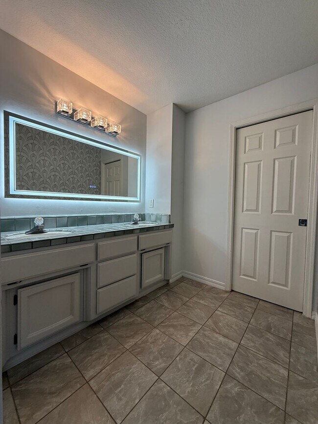 Building Photo - *Welcome to Your New Home in Cobble Shores...