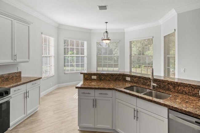 Building Photo - 9845 Cobblestone Creek Dr