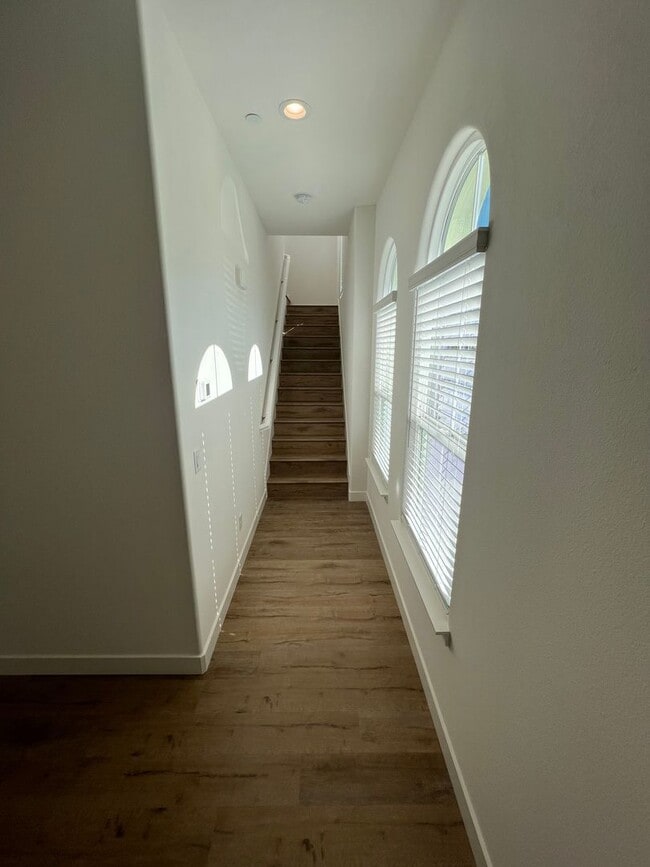 Building Photo - 4 Bed / 3 Bath | Crocker Village Home Available Now