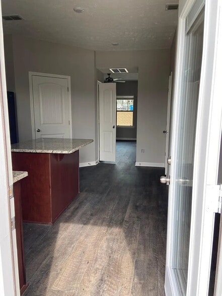 Building Photo - 4054 Saddlecreek Wy