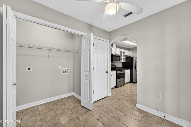 Building Photo - 114 Lakeridge Dr