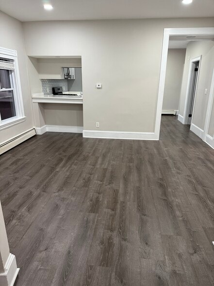 Building Photo - 26 Nilsson St