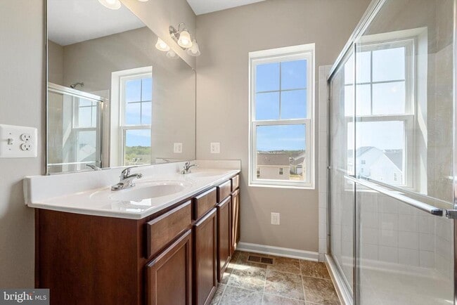 Building Photo - 303 Starry Way Dr