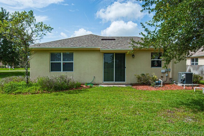 Building Photo - 9851 E Verona Cir