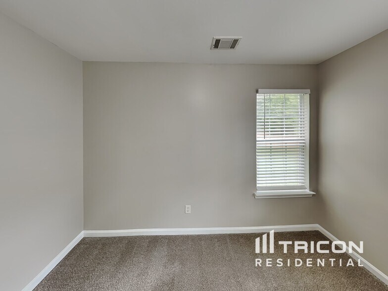 Building Photo - 708 Percevil Point