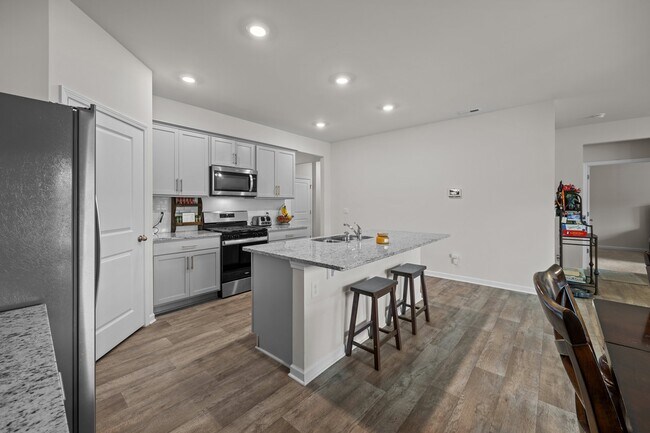 Building Photo - 400 Louisia Mae Way