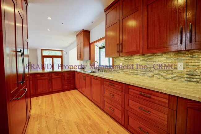Building Photo - Modern Craftsman Home In Private and Seren...