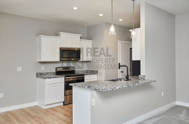 Building Photo - 9654 Turnpoint Dr