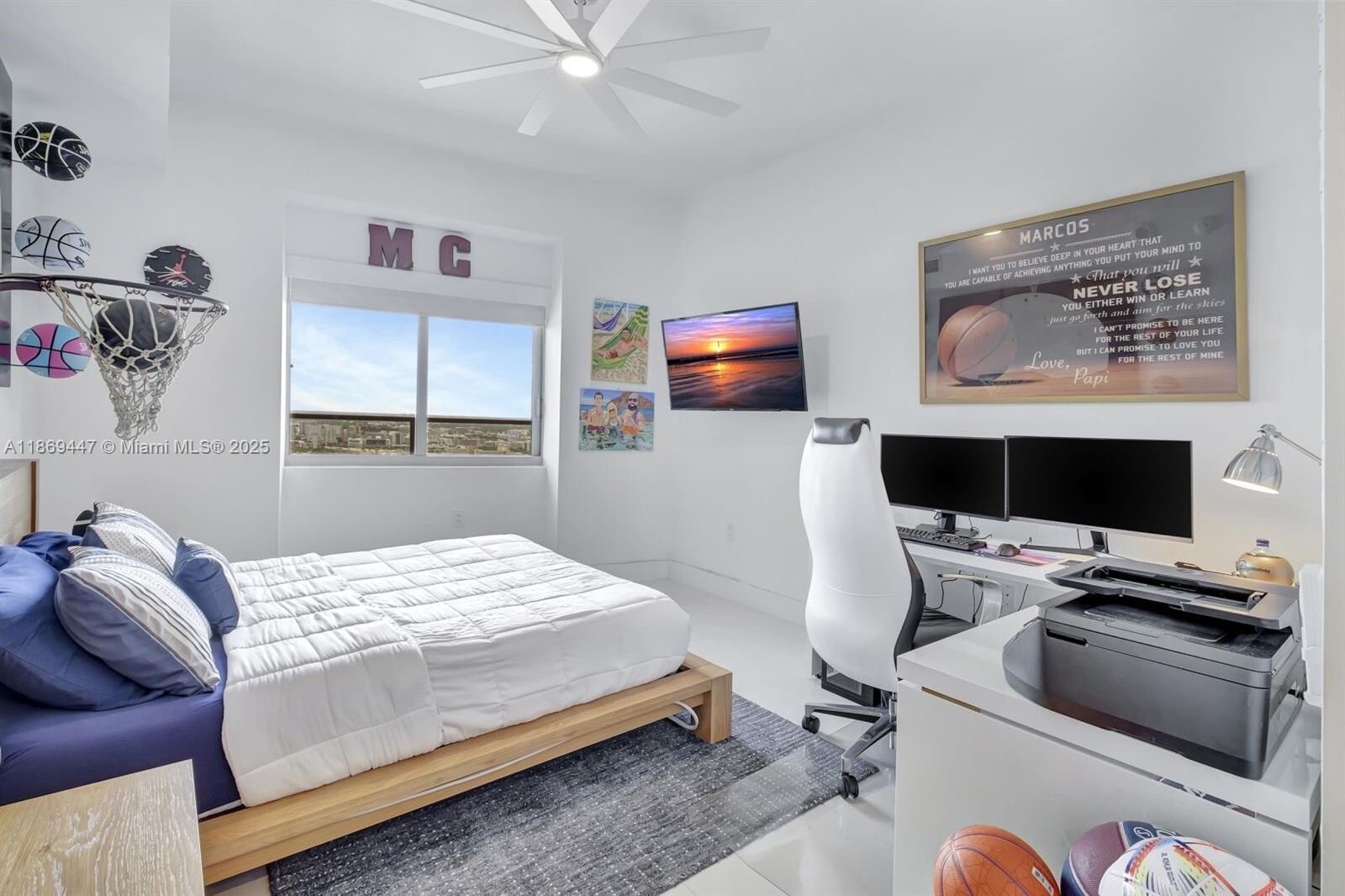 Building Photo - 1100 Biscayne Blvd