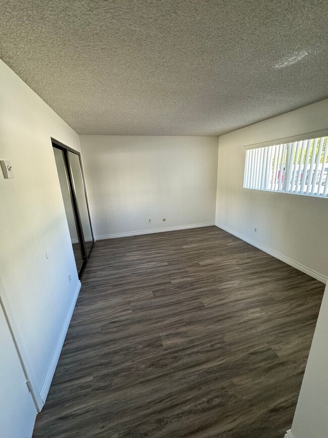 Building Photo - 7434 Mesa College Dr