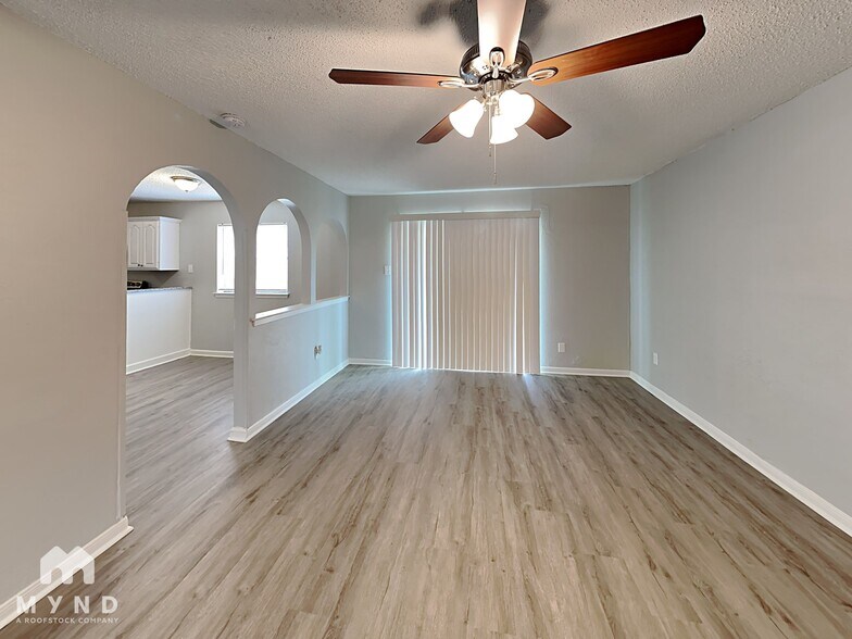 Building Photo - 1203 Thannisch Ct