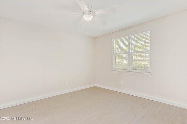 Building Photo - 5 Arbor Club Dr
