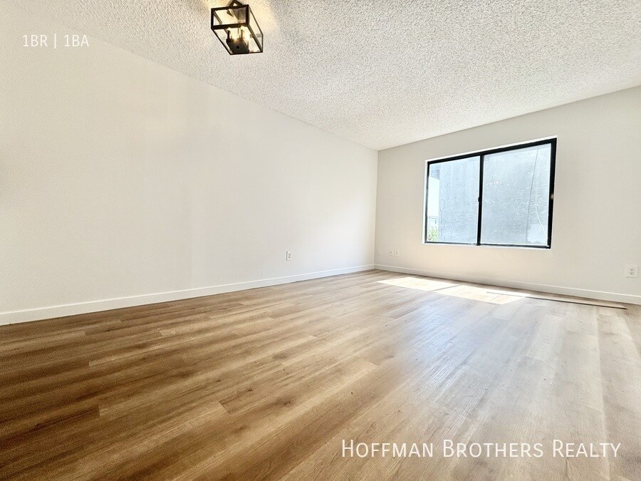 Building Photo - 11817 Victory Blvd