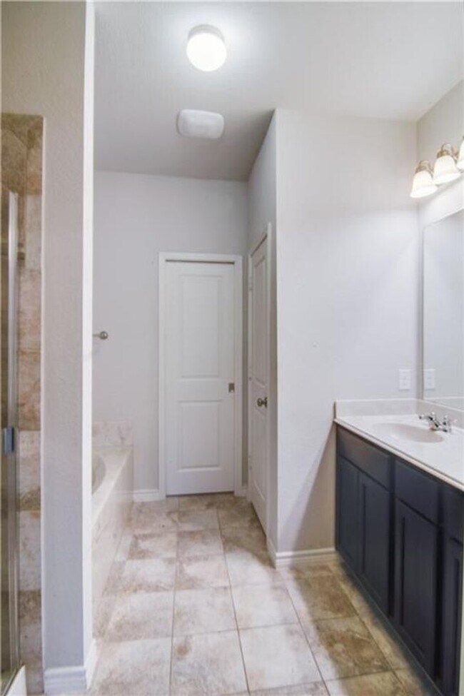 Building Photo - 2016 Build, Minutes from DNT. Home feature...