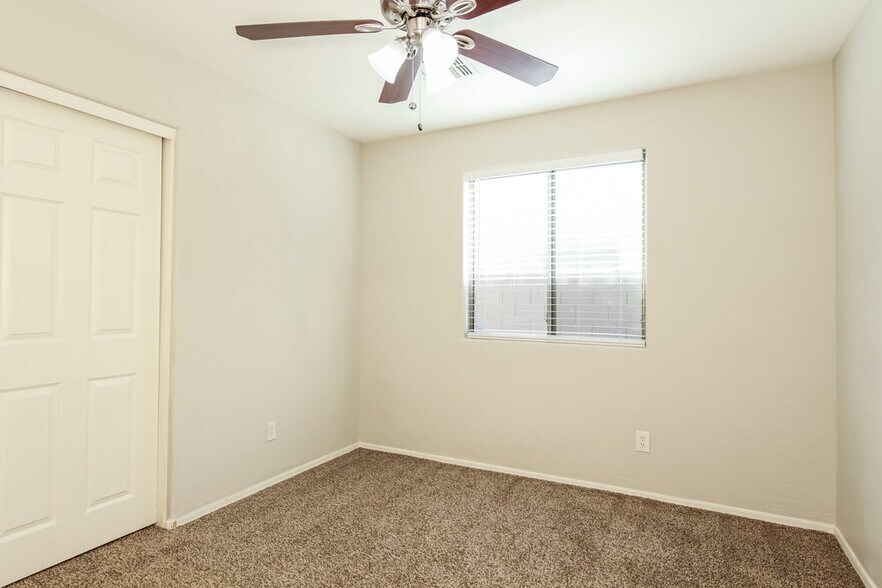 Building Photo - 372 S 151st Ave